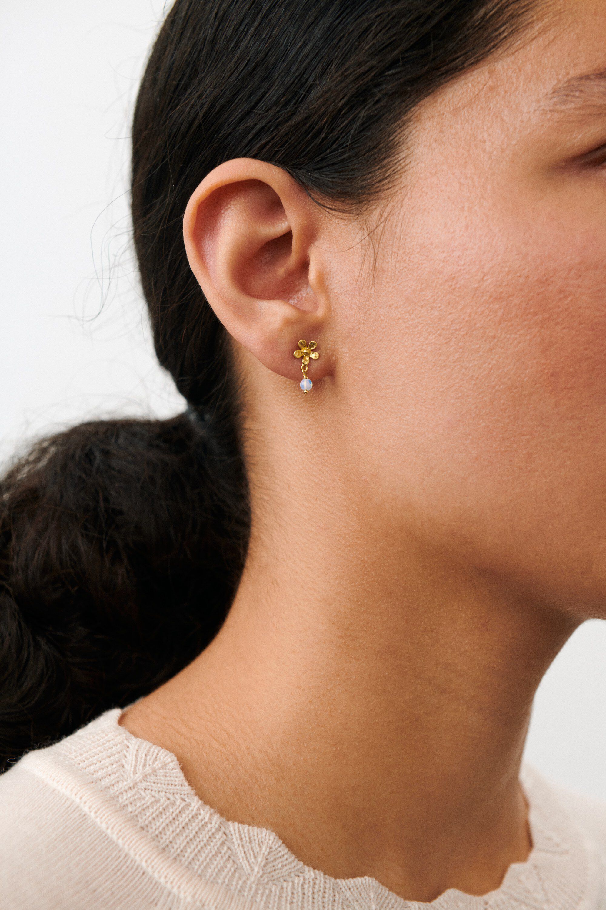 Moonstone Poppy Earsticks