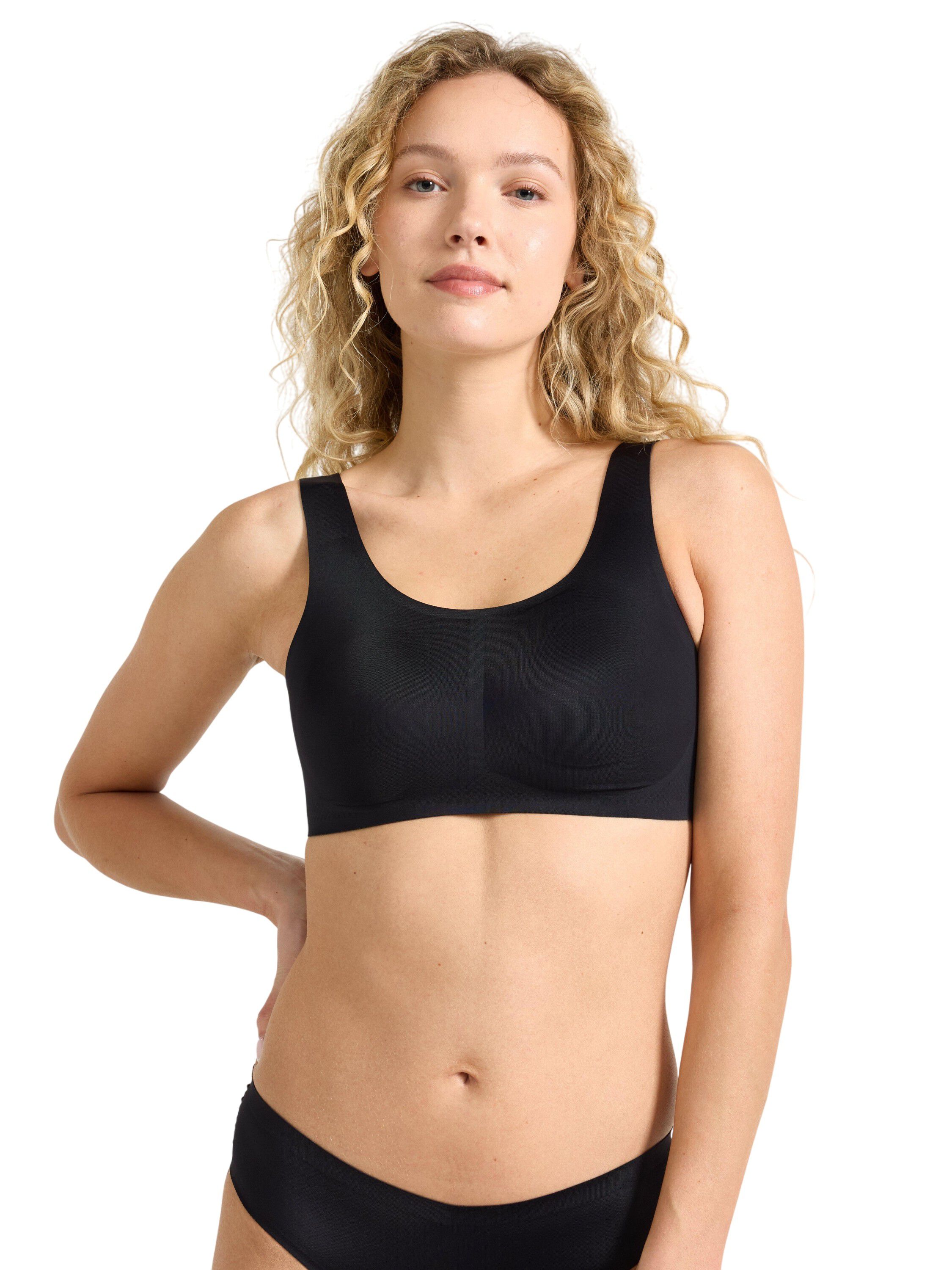 Super soft bra with a round necklin