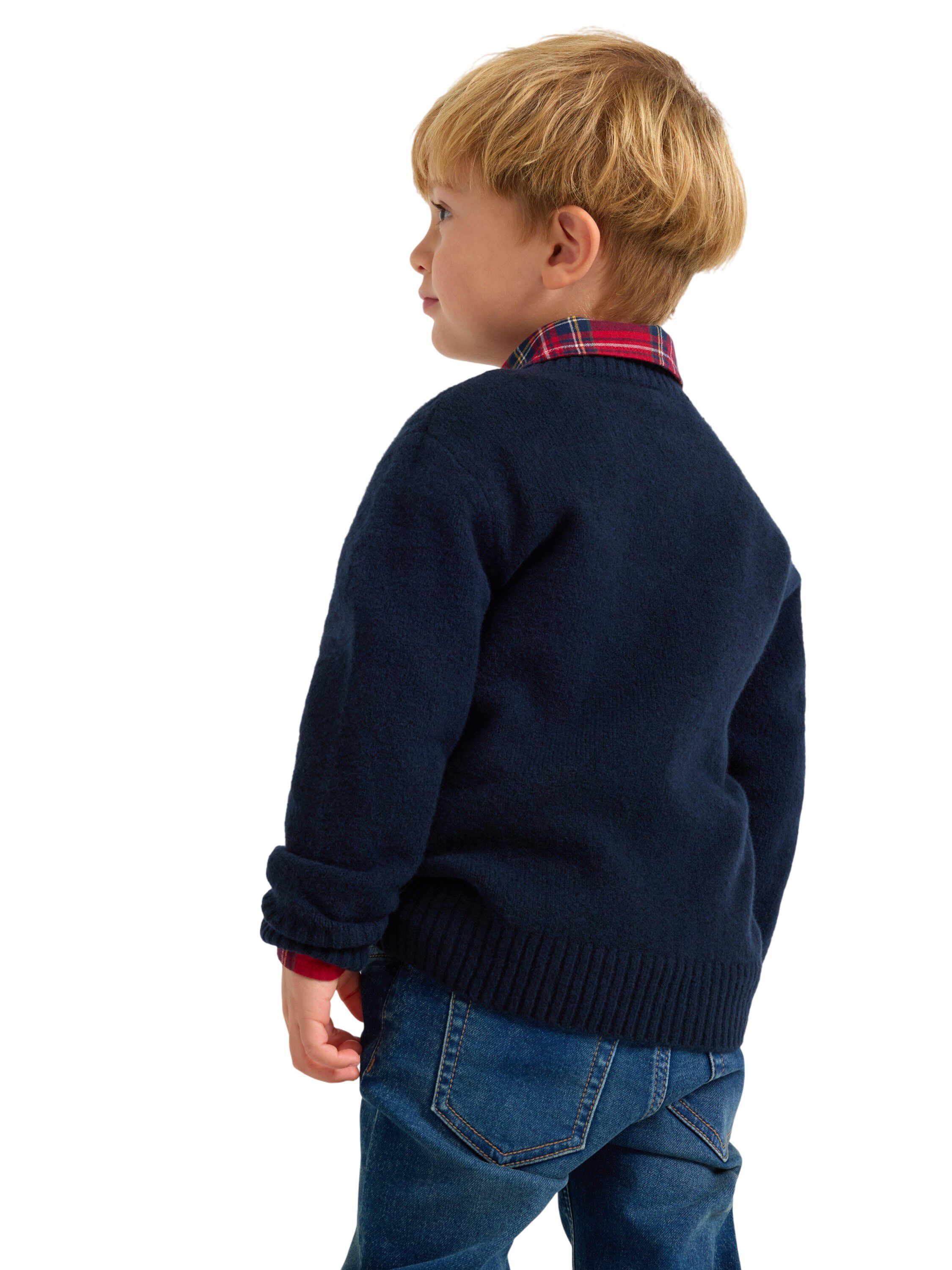 Sweater knitted cable