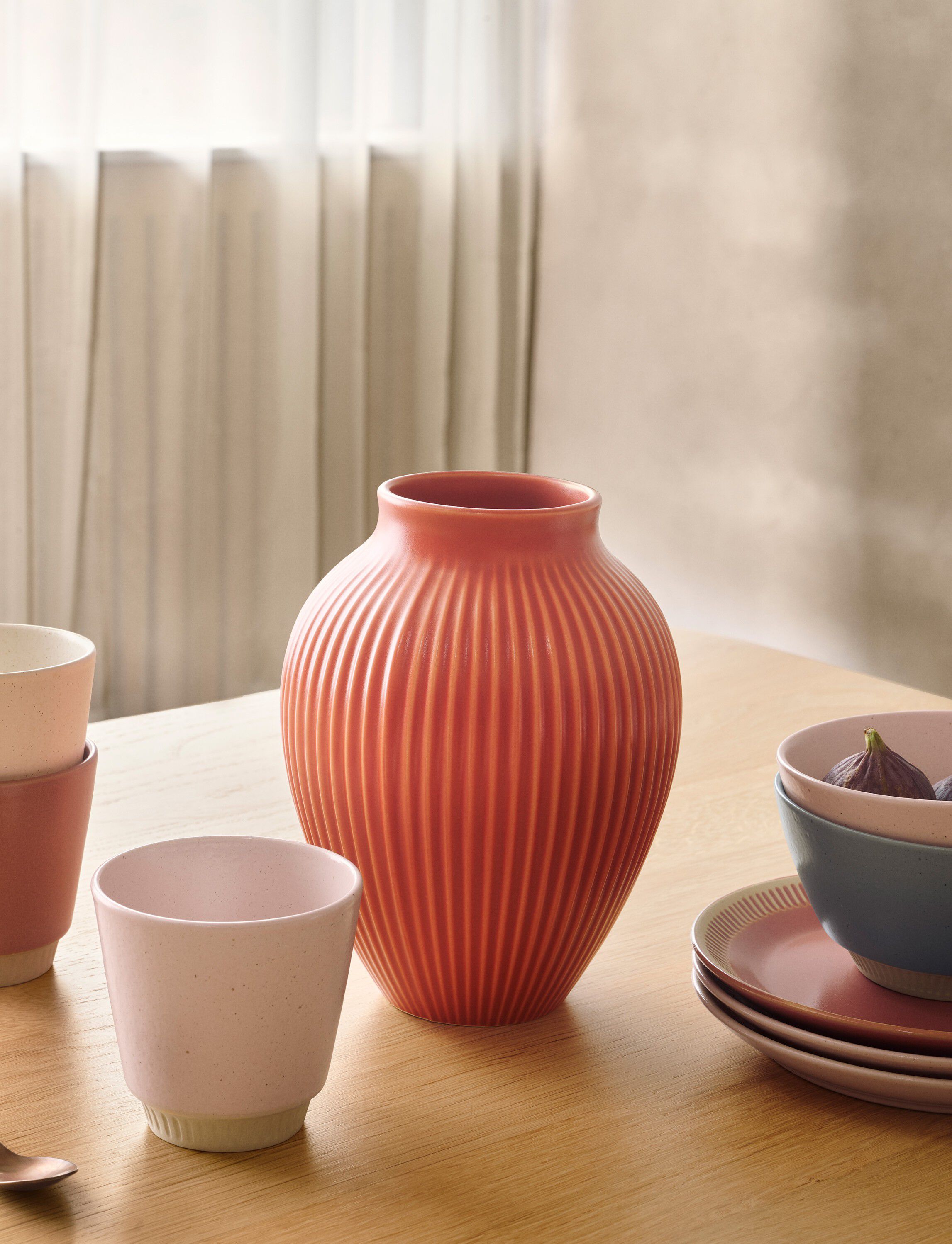 Knabstrup vase H 27 cm coral