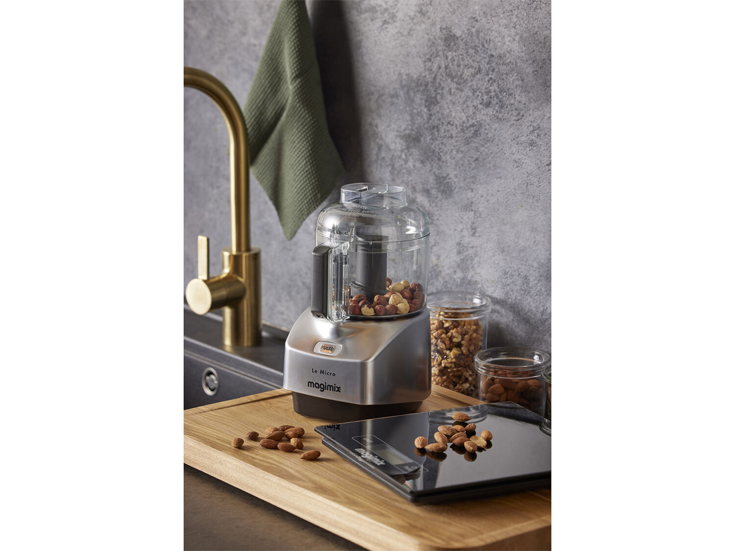 "K&Atilde;&para;ksv&Atilde;&yen;g Magimix 10 kg Svart Glas"