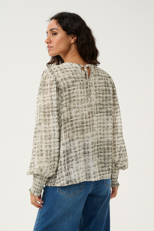 KAtrinike Blouse