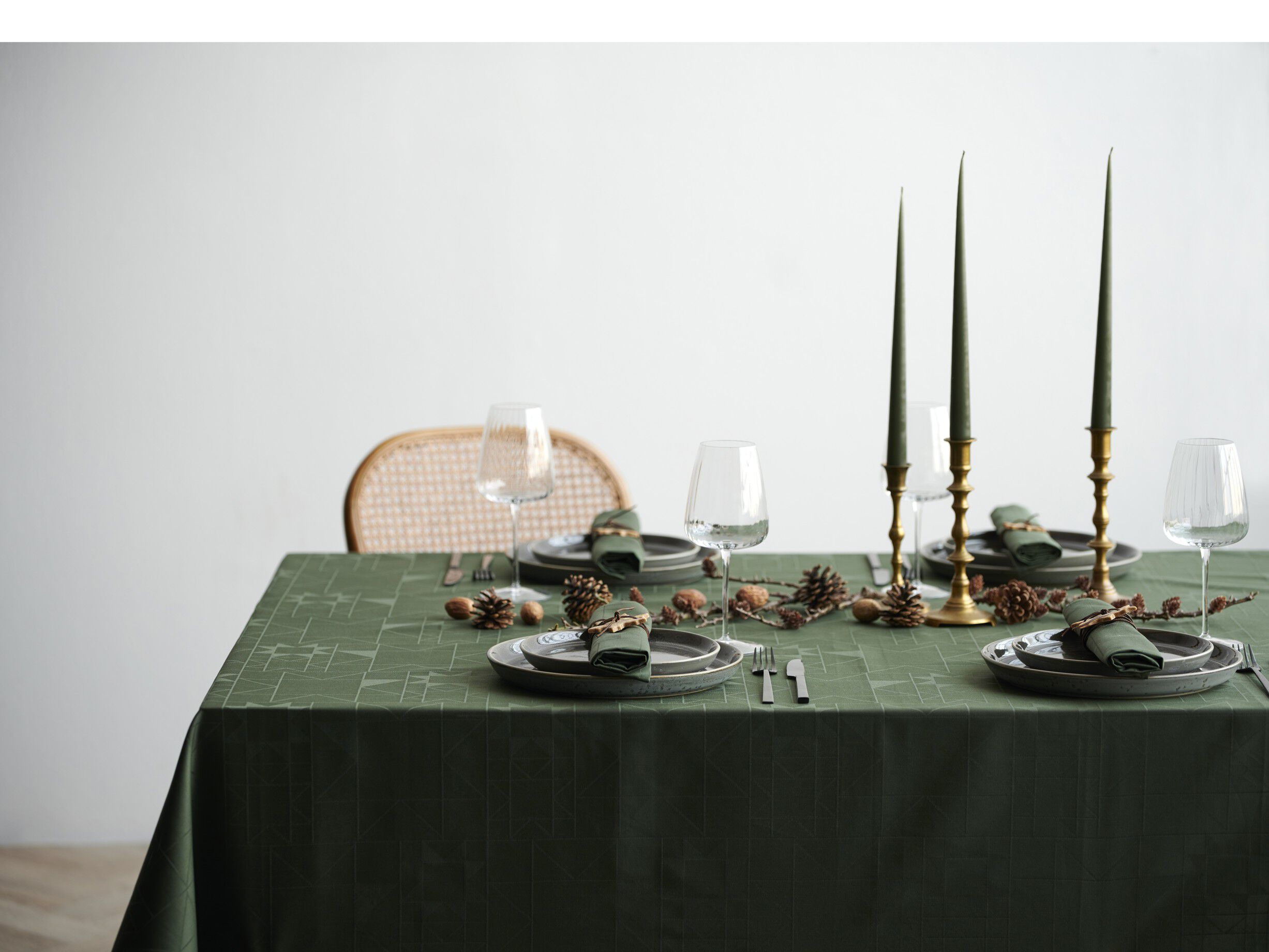 Duk 140x270 Star Damask Forest green