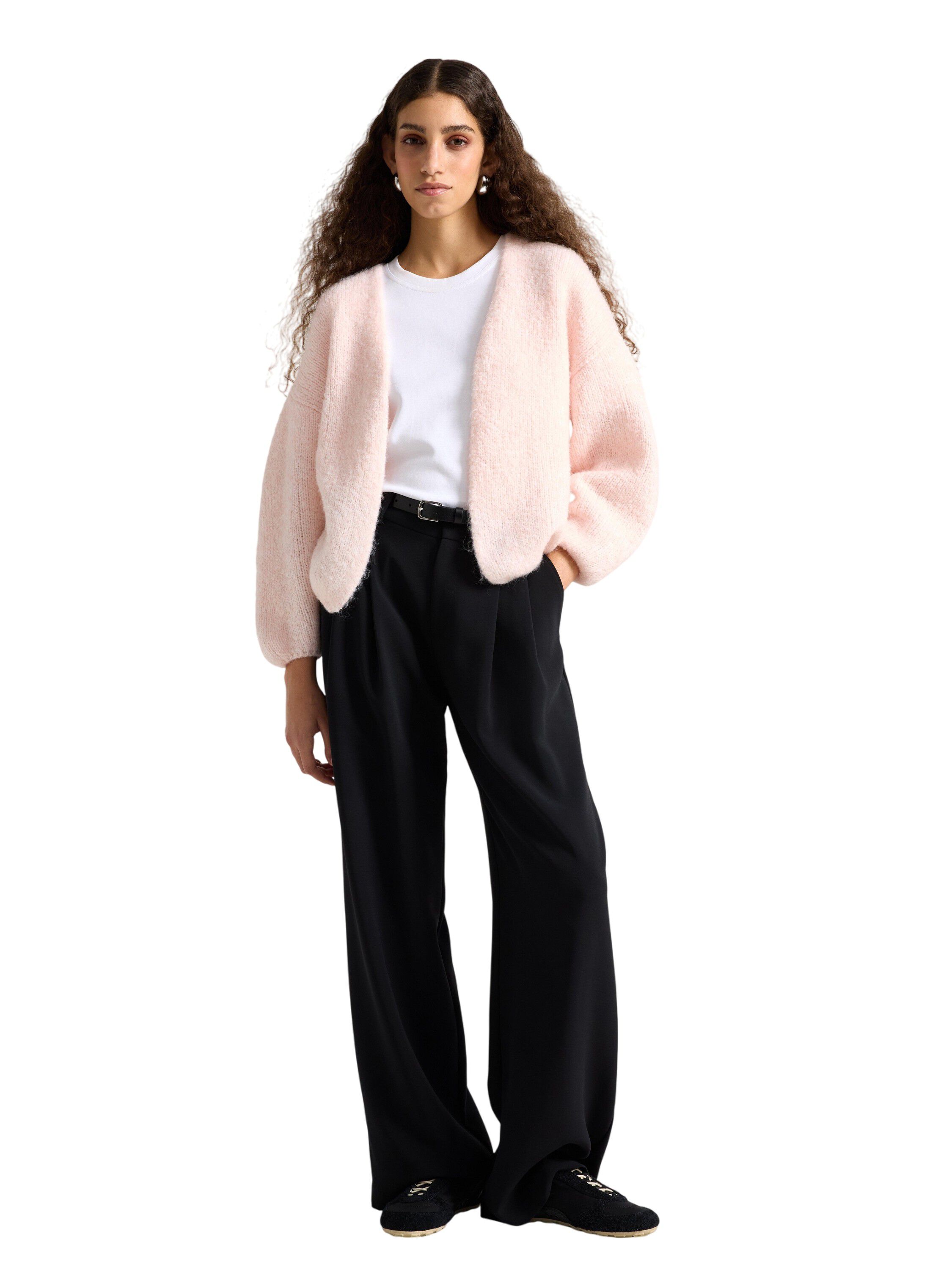 Soft and cosy knitted cardigan with