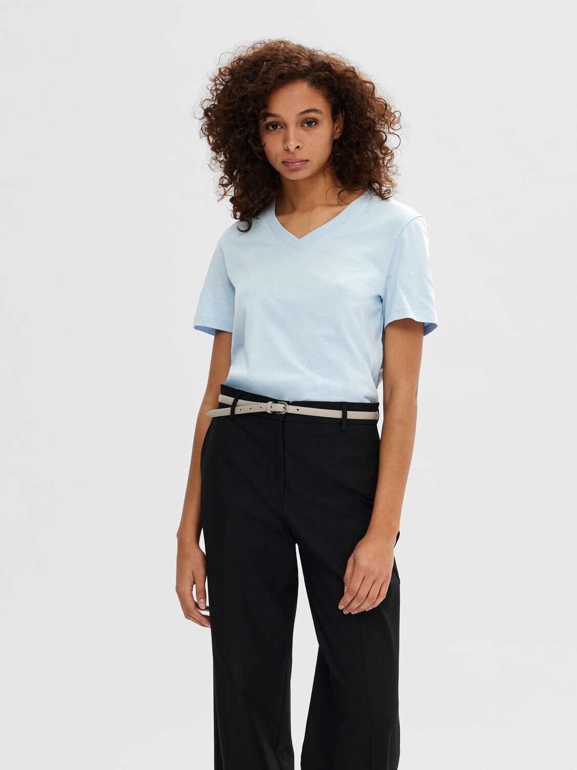 SLFESSENTIAL SS V-NECK TEE NOOS