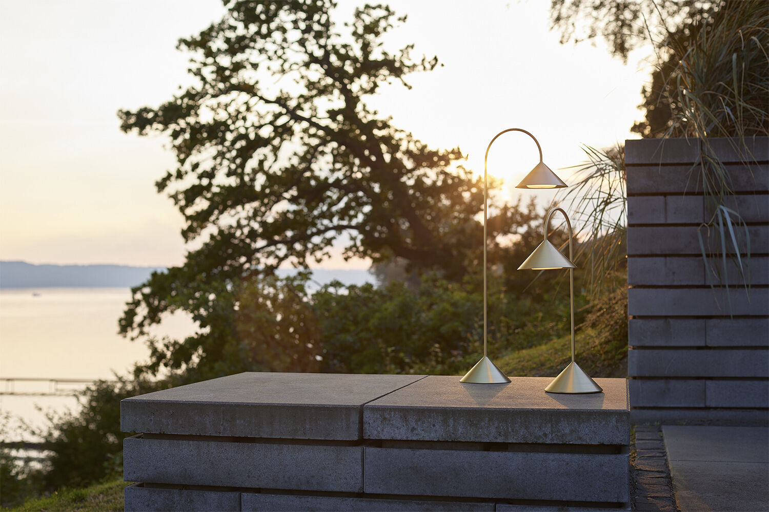 Grasp Portable Table Lamp H47