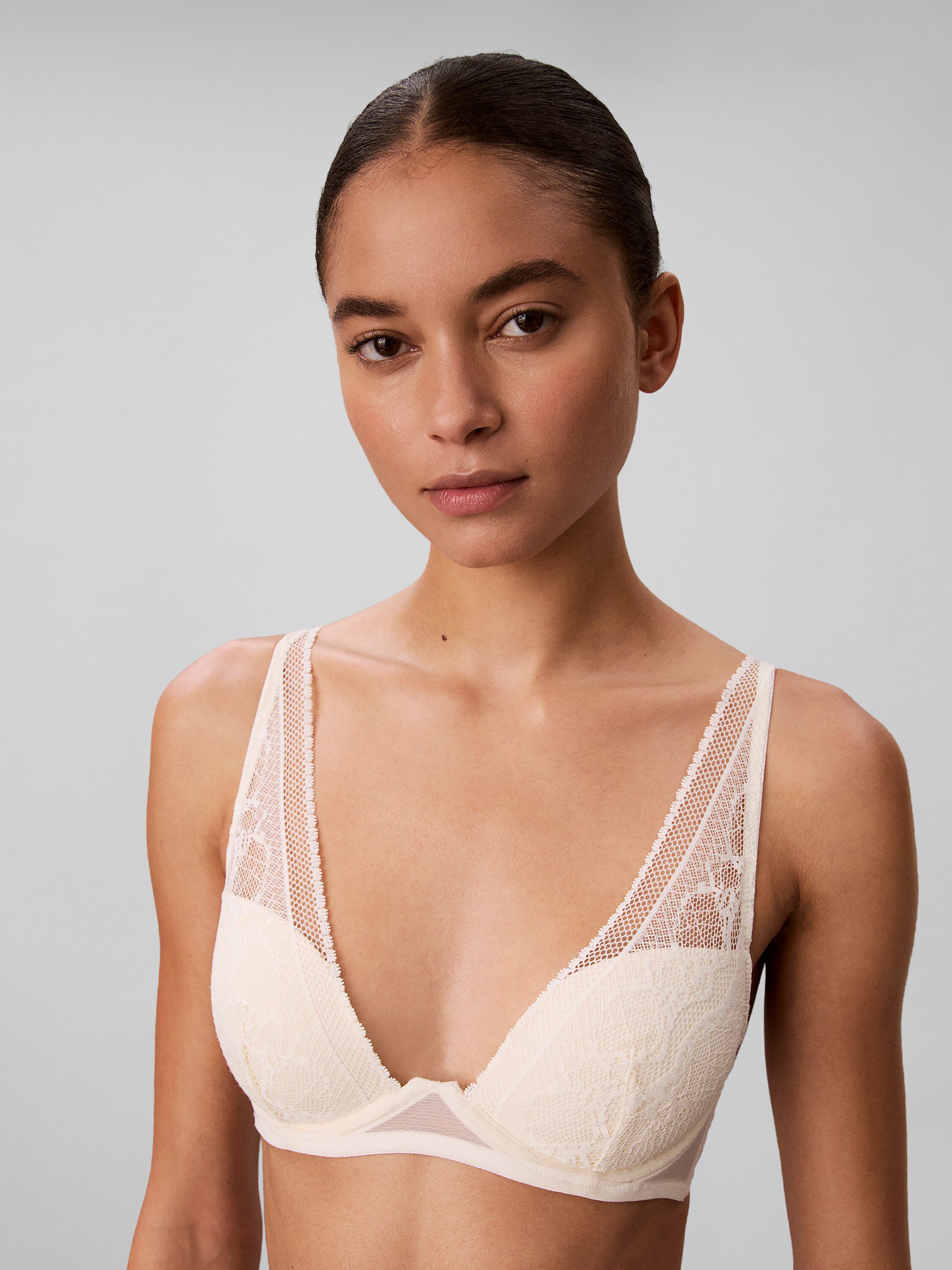 LIGHTLY LINED PLUNGE