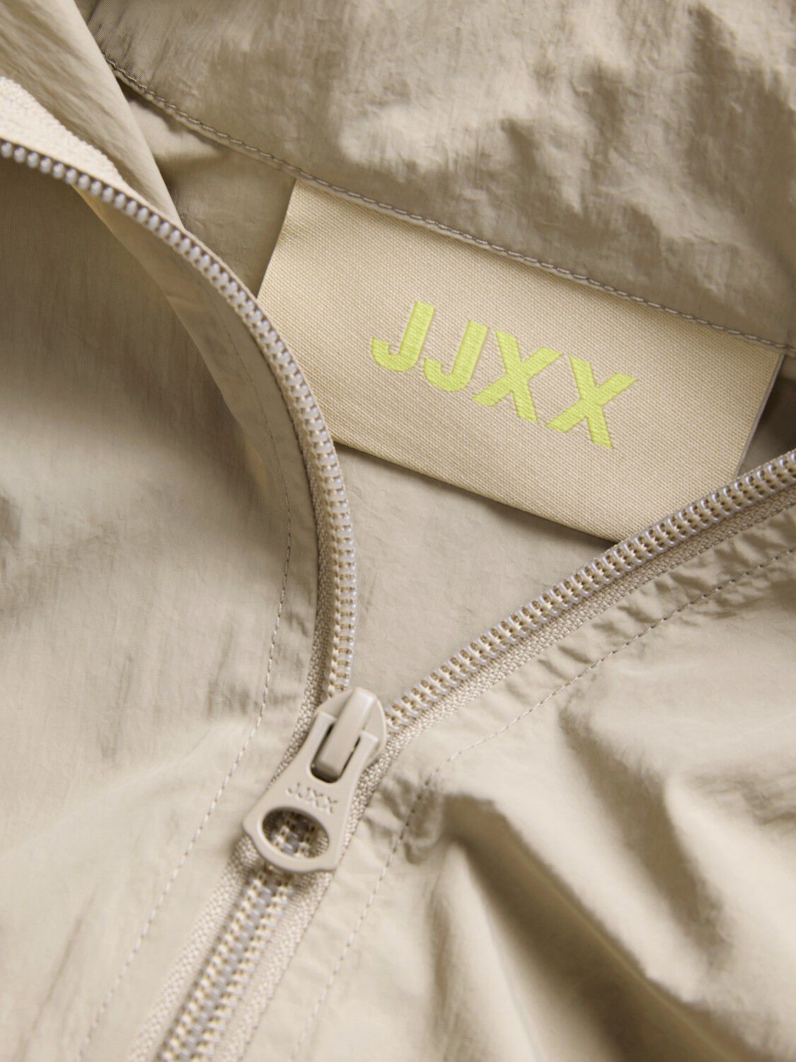 JXNILA LIGHT TRACK JACKET OTW