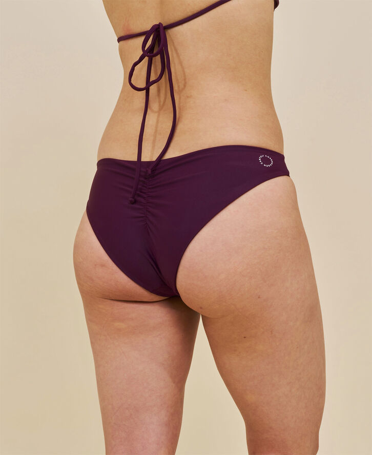 Batur rynket bikinitruse