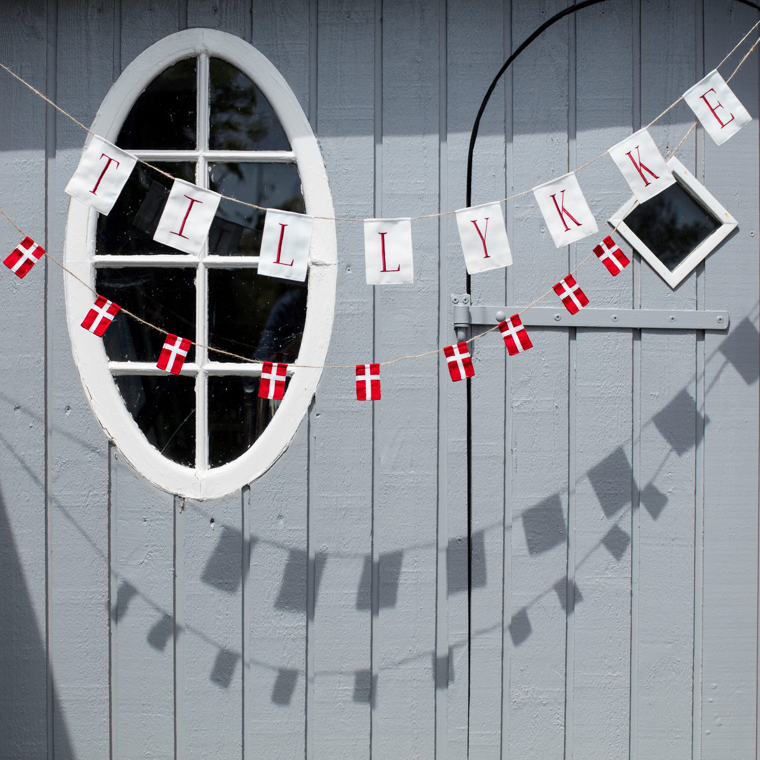 Lille flagranke med Dannebrogsflag