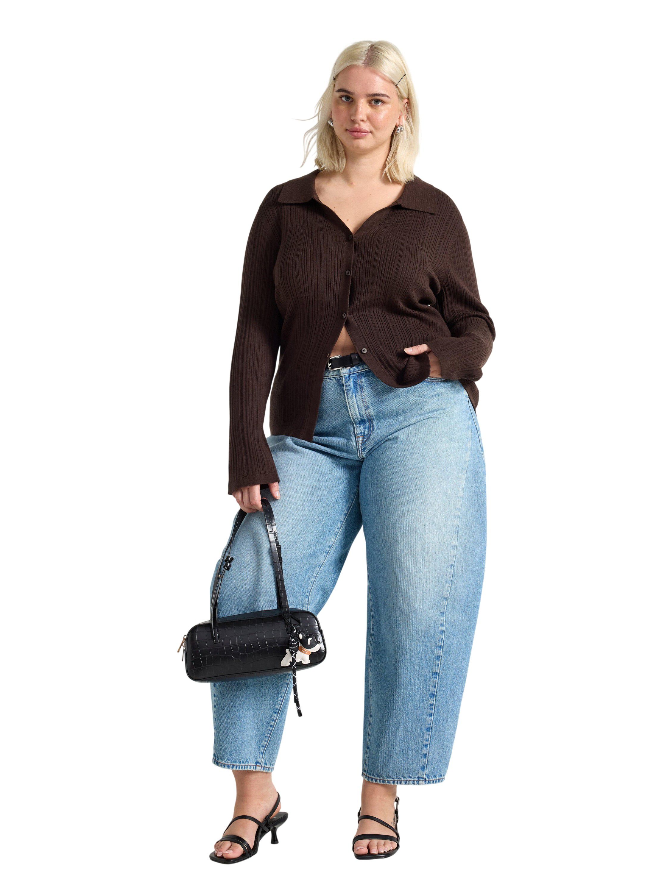 Tynn, ribbestrikket cardigan med v-