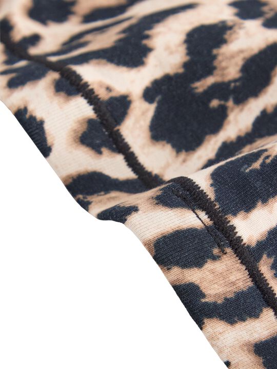 Comfortable cotton briefs with a re