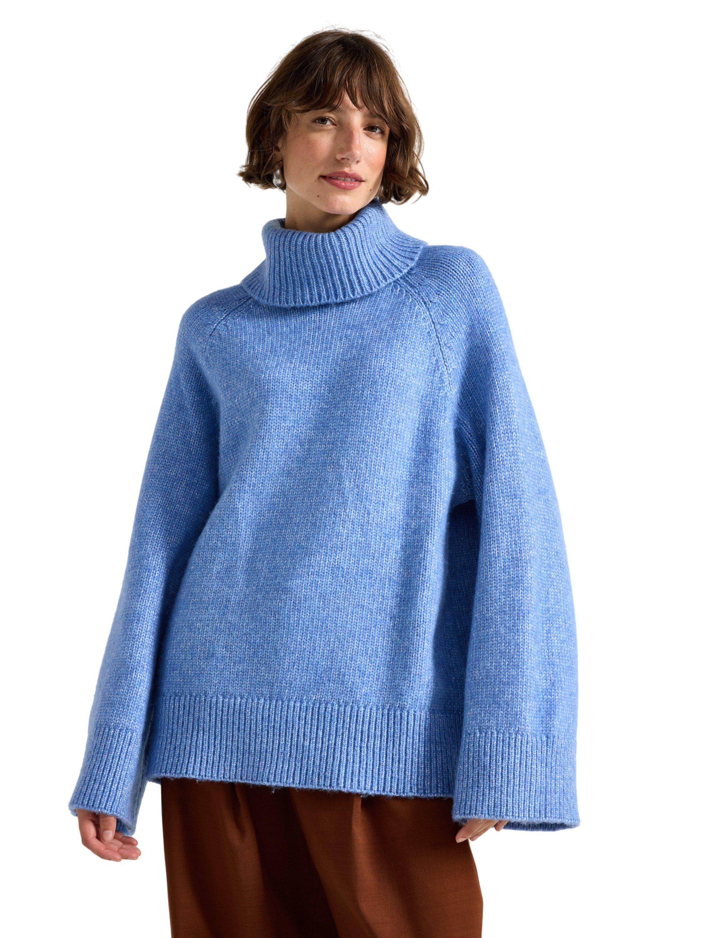 Strikket genser med rullekrage og b