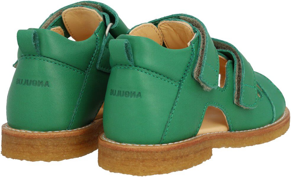 Sandal med velcro lukning