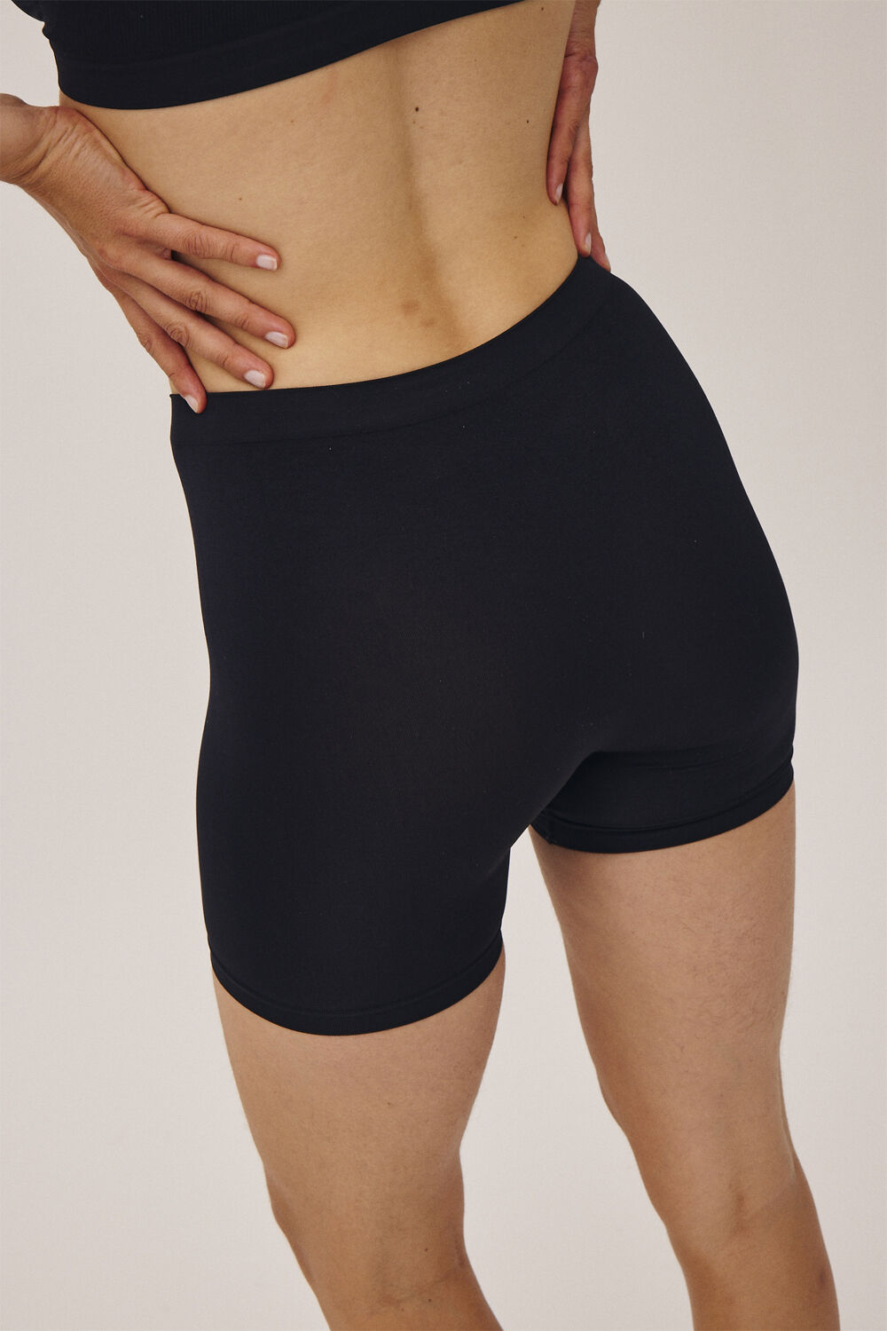 Mellanie 8 S Seamless Shorts