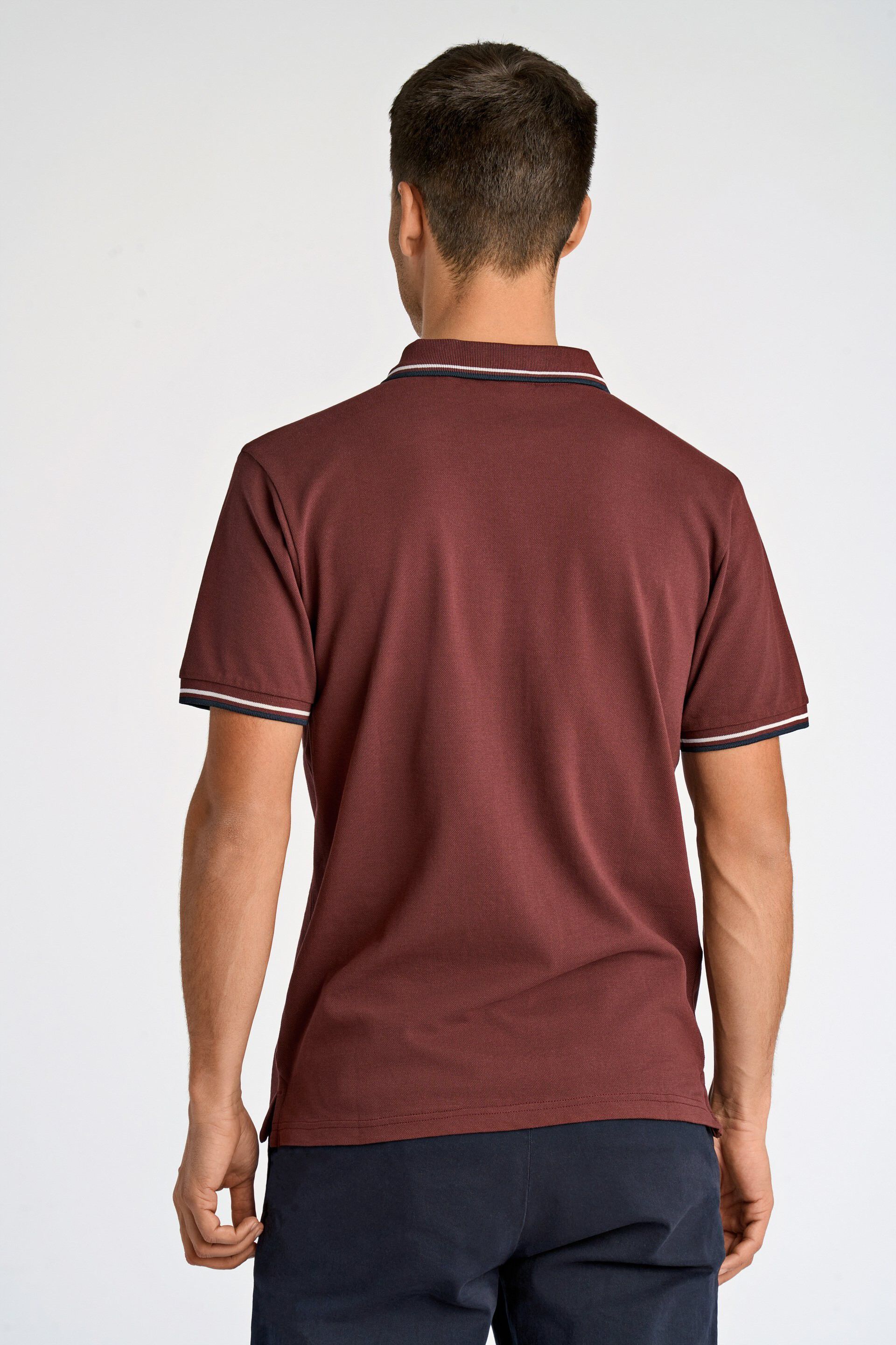 Polo shirt w. contrast piping