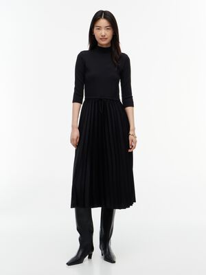 Ribbed Pleated Slim Midi Dress