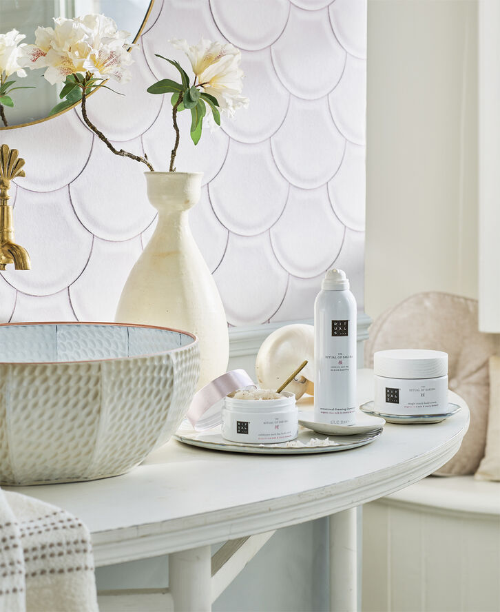 The Ritual of Sakura Foaming Shower Gel