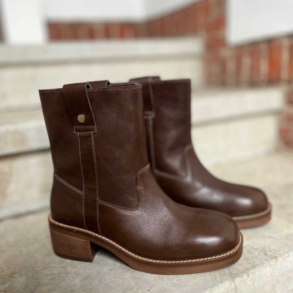 Say More - Brown/Tan