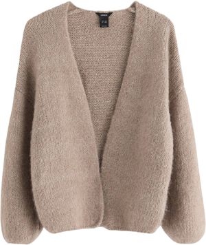 Soft and cosy knitted cardigan with