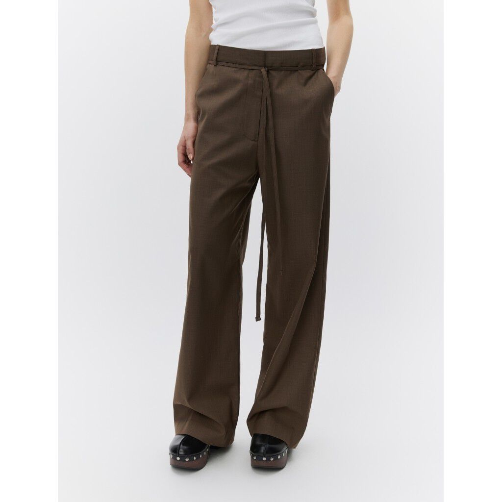 Pam - Classic Suiting