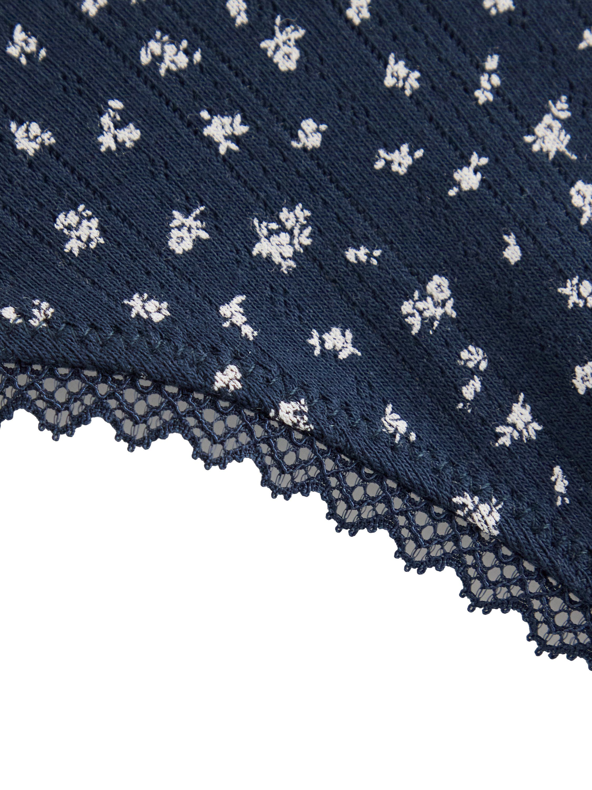 Stringtruse i pointelle med h&oslash;yt ut