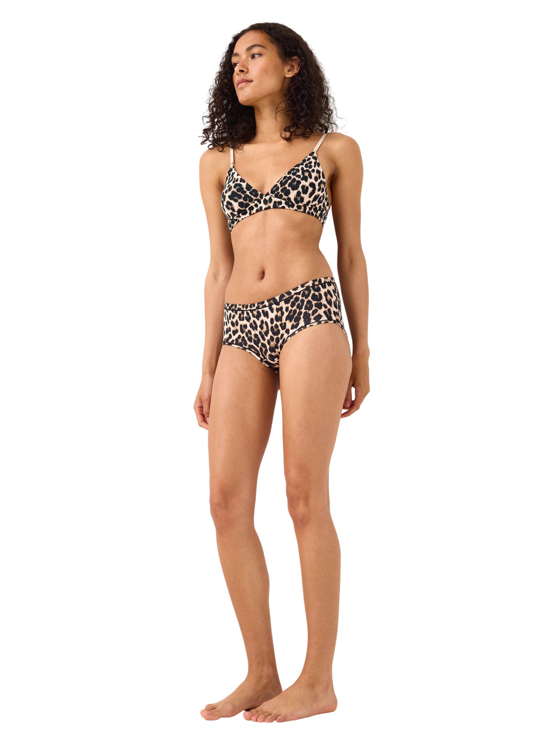 Comfortable cotton briefs with a re