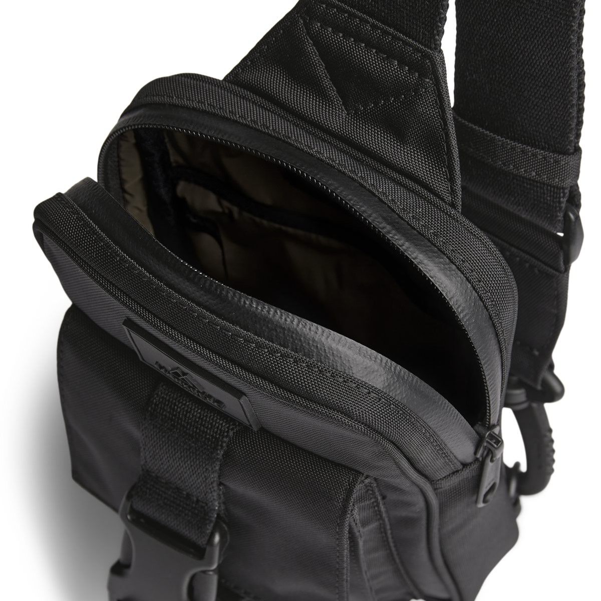 South One Shoulder, Rec.