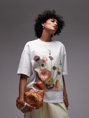 TSISLA GRAPHIC PRINT OVERSIZED TEE