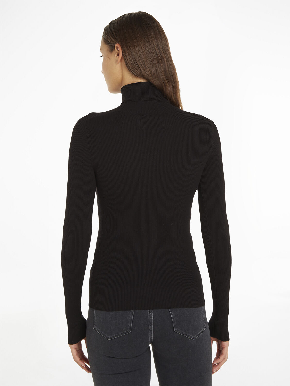 BADGE ROLL NECK SWEATER