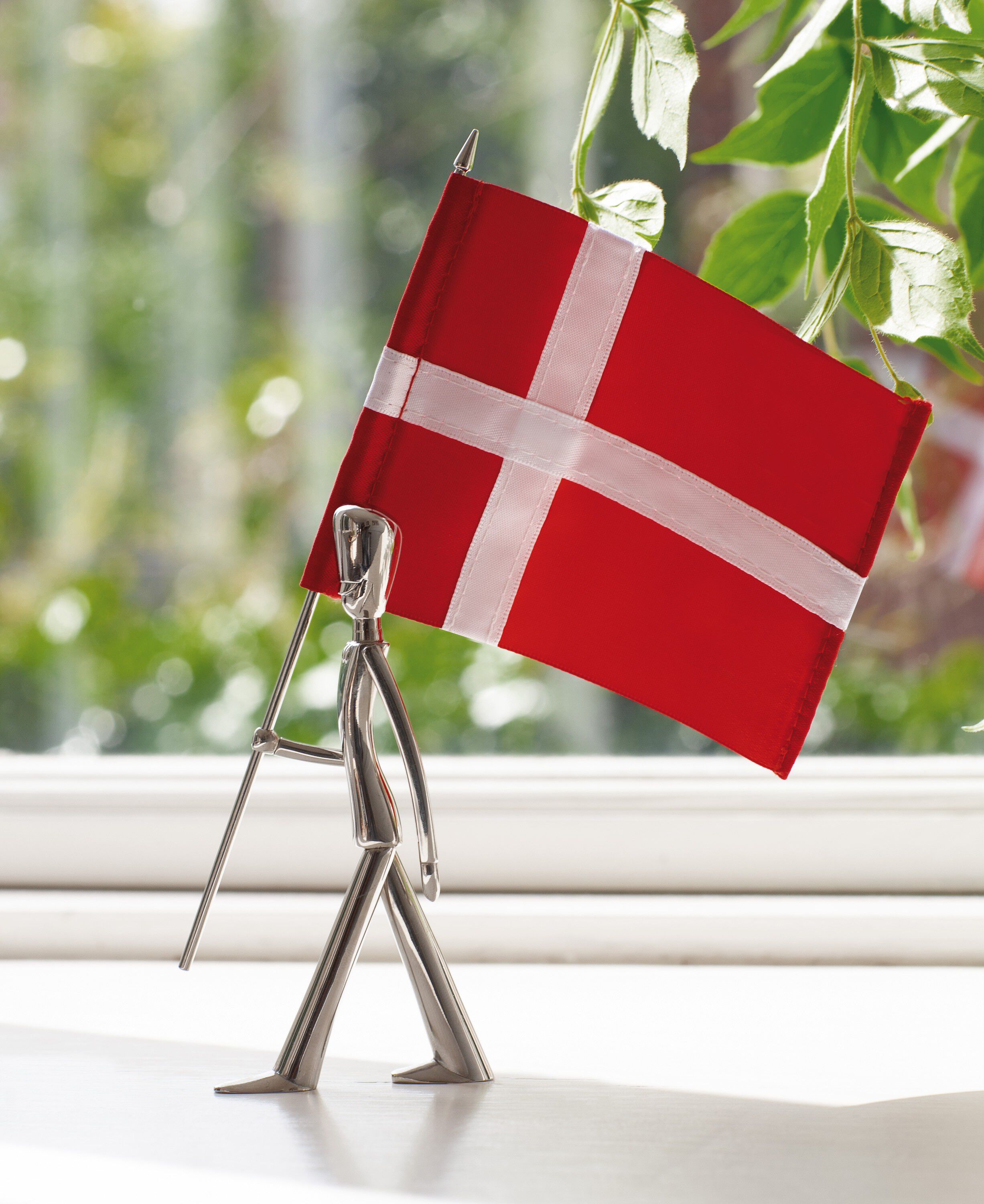 Kongelig Garder med dannebrogsfane