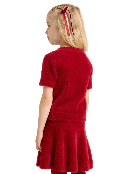 Myk kortermet topp i fjærgarn.