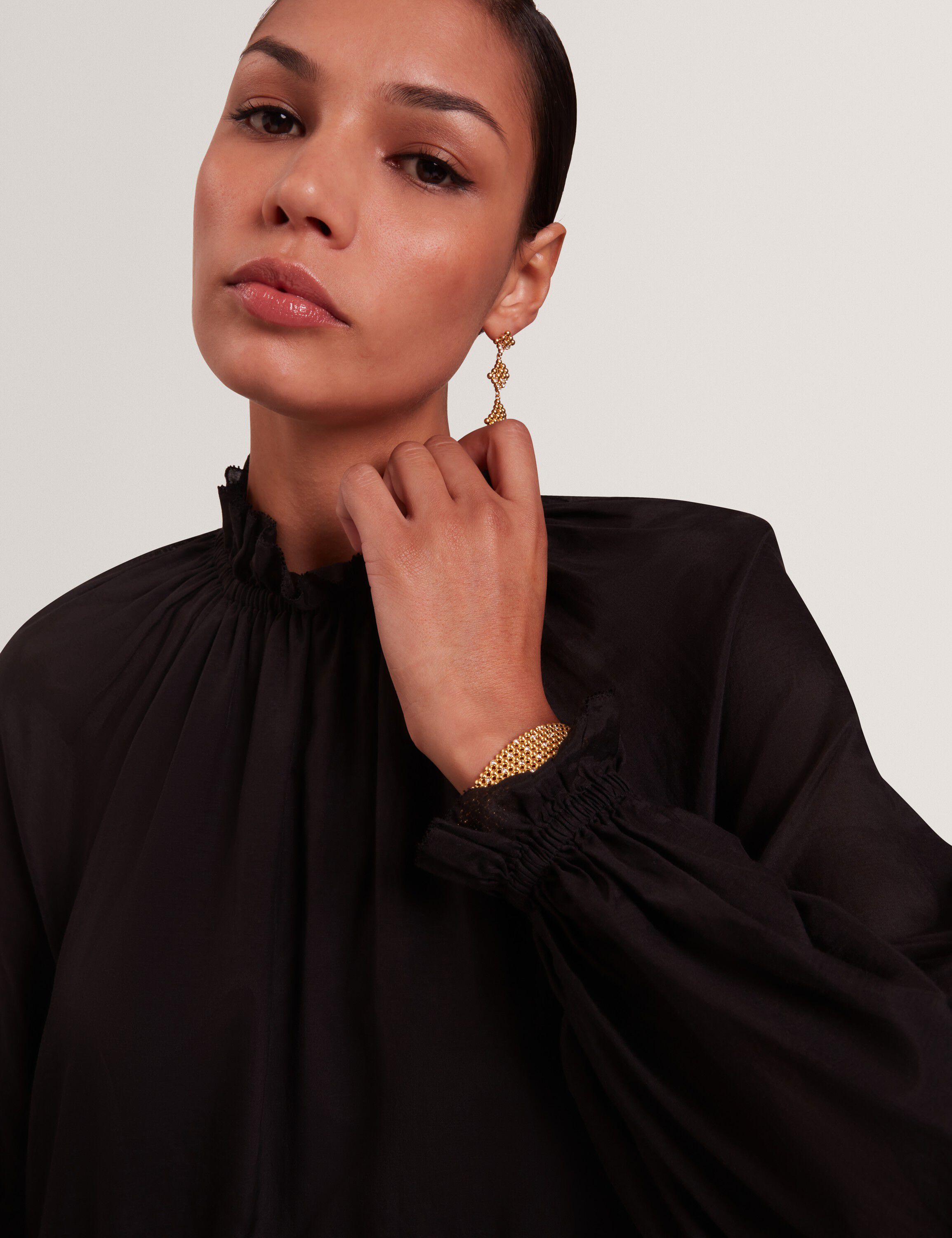 MACARA Gathered Neck Long Sleeve Mi