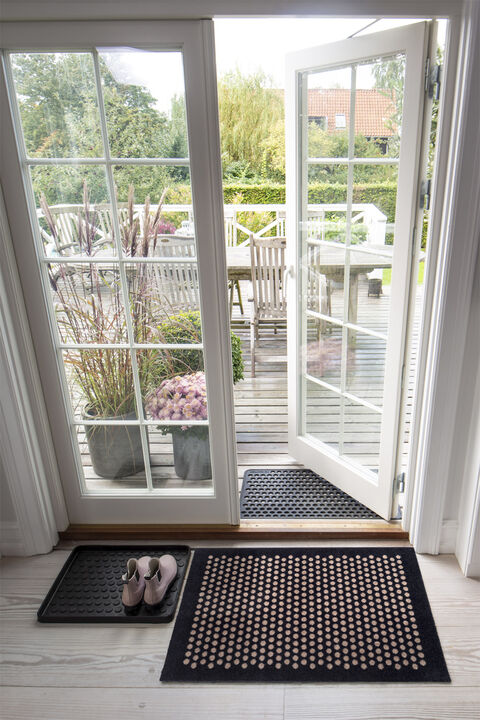 Måtte 60x90 cm, dot sort/sand