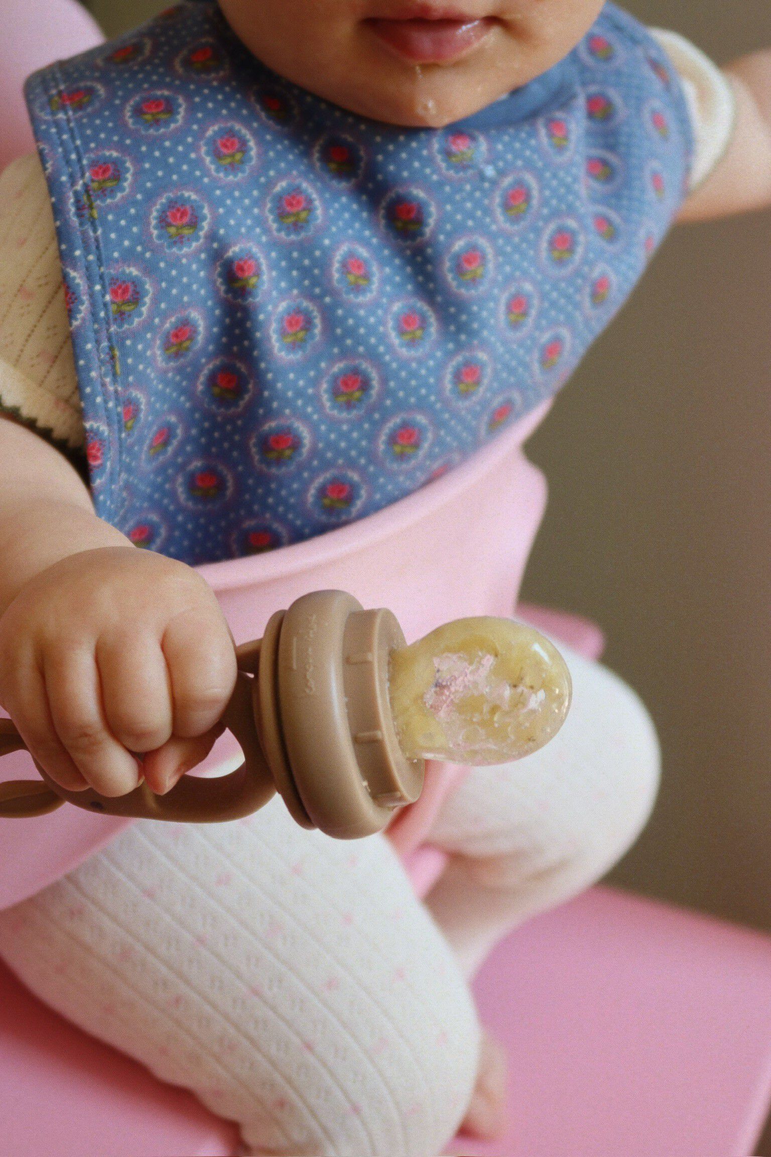 SILICONE FRUIT FEEDING PACIFIER