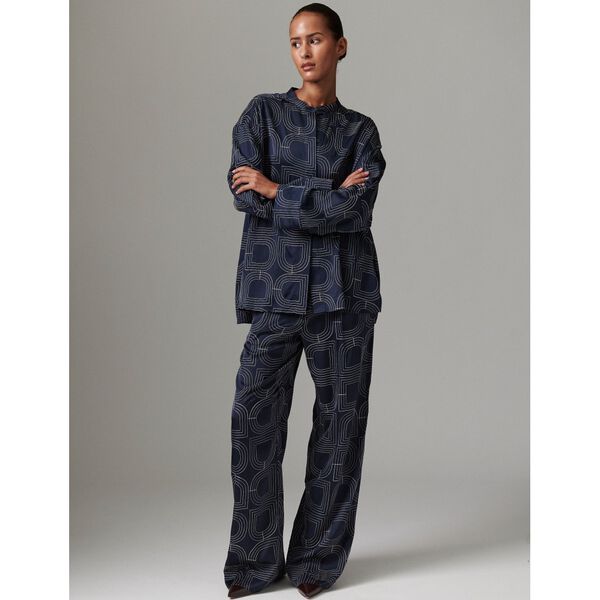 Kerry - Fluid Viscose Stitch