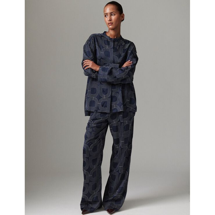 Kerry - Fluid Viscose Stitch