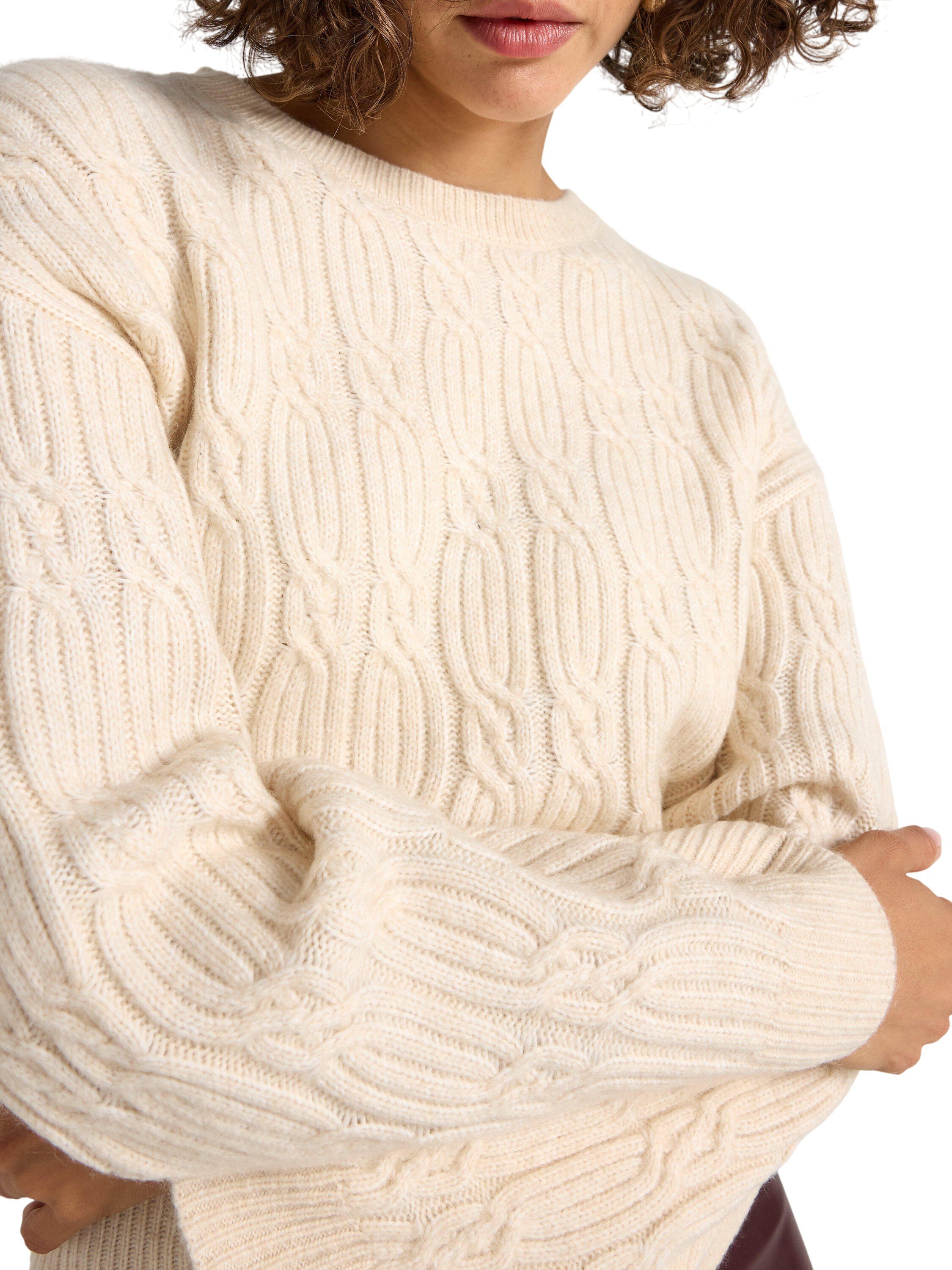 M&ouml;nsterstickad tr&ouml;ja med vida &auml;r