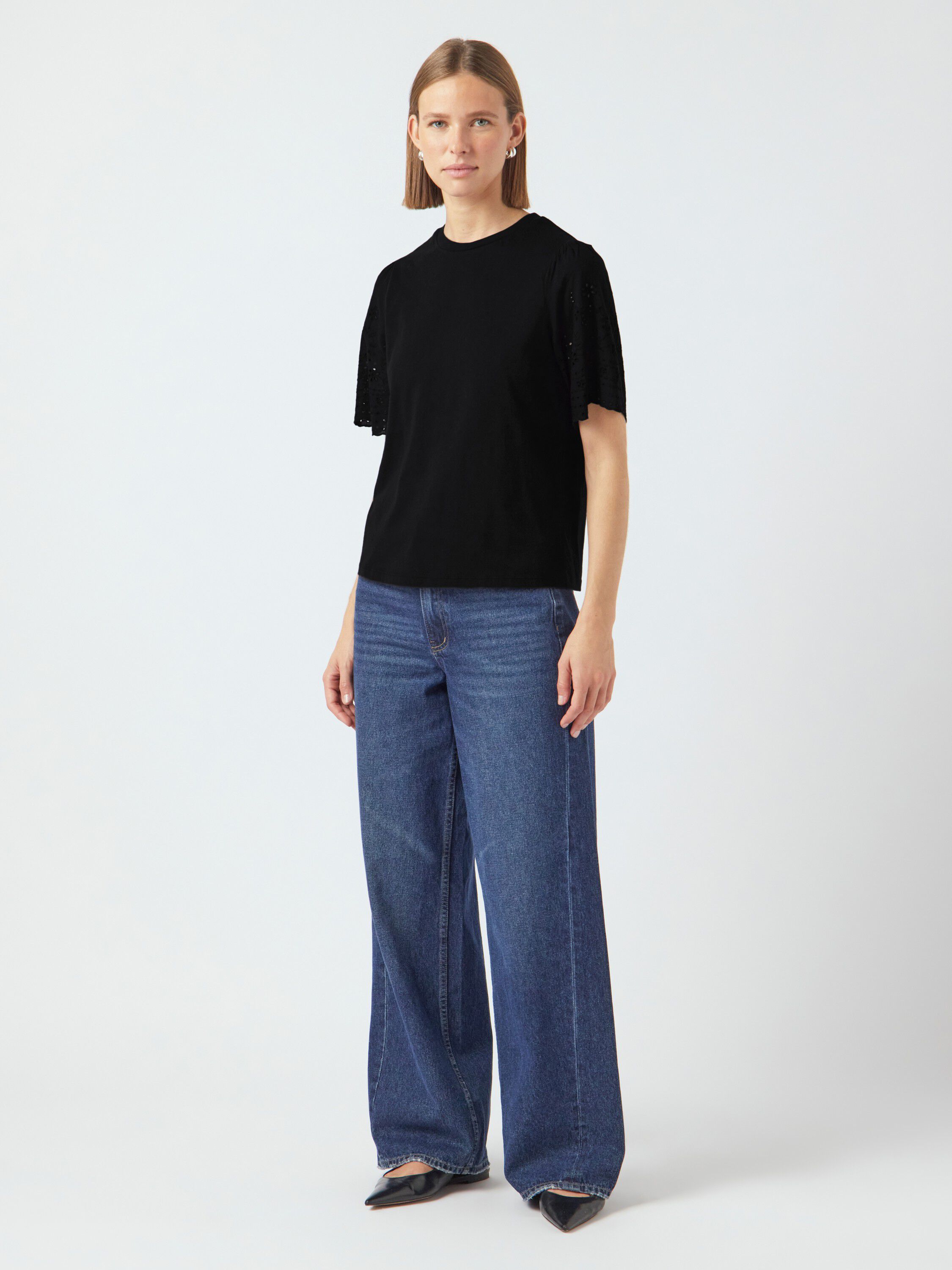YASLEX SS TOP W. EMB SLEEVES S. NOO