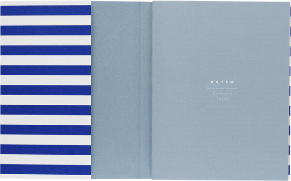 Weekly Planner med syet ryg, Blå stribe