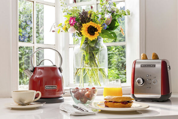 Vannkoker rød 1,25 liter L22,6cm B17,8cm H26,2cm