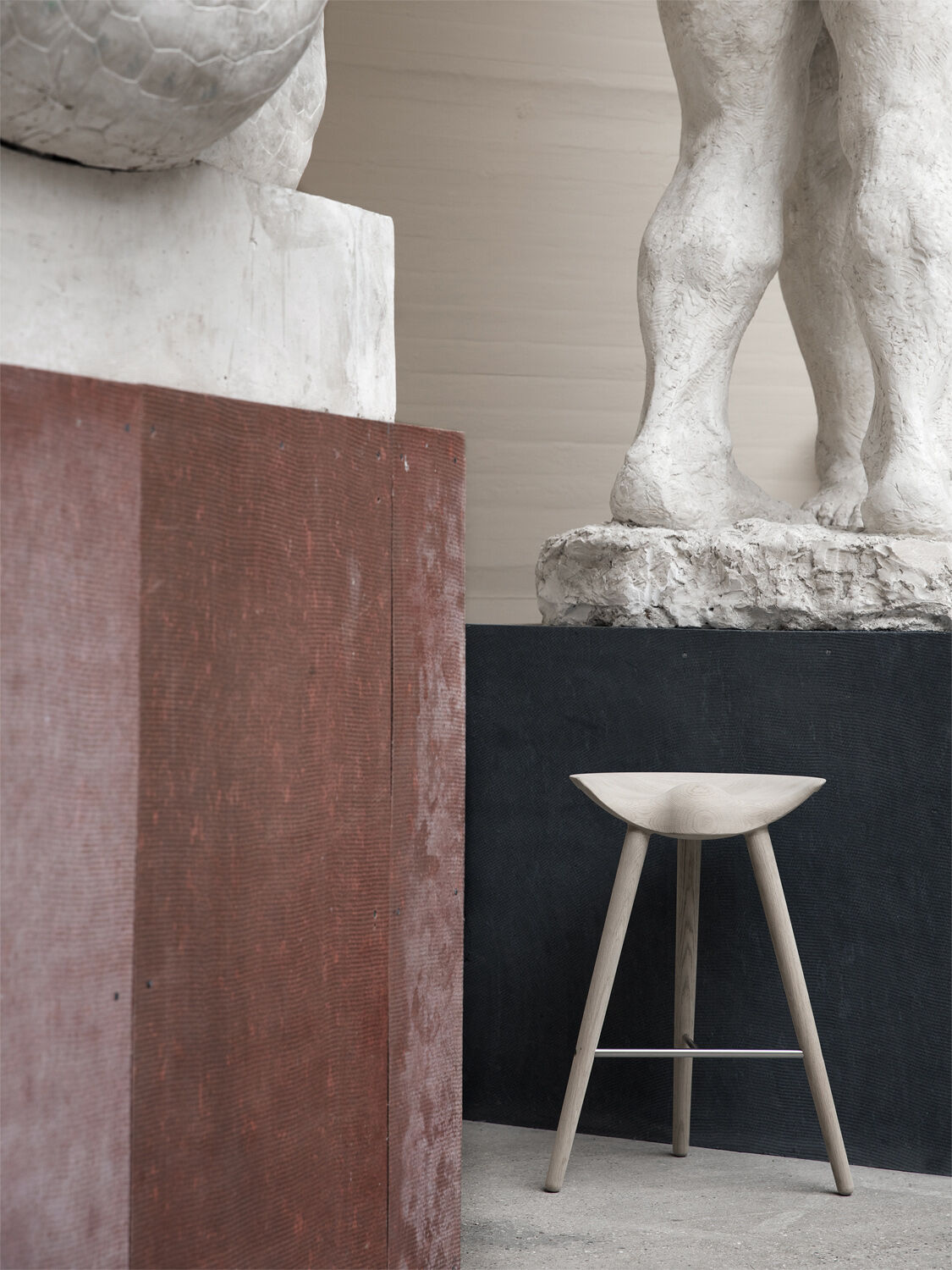 ML 42 - Bord Skammel / S&aelig;behandlet eg / Messing