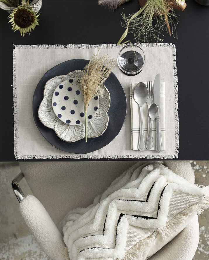 GRAINY plate, L, dark blue