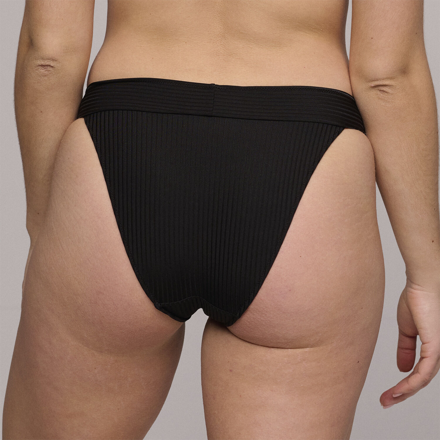 Emly bikinitrusser brasiliansk