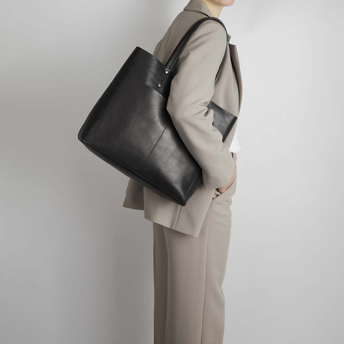 JaydaMBG Shopper, Antique